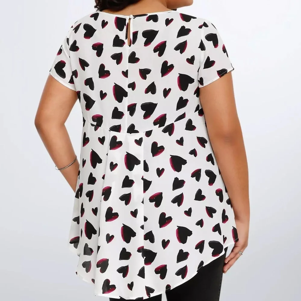 torrid White Heart Print Short Sleeve Blouse with Black & Pink Accents